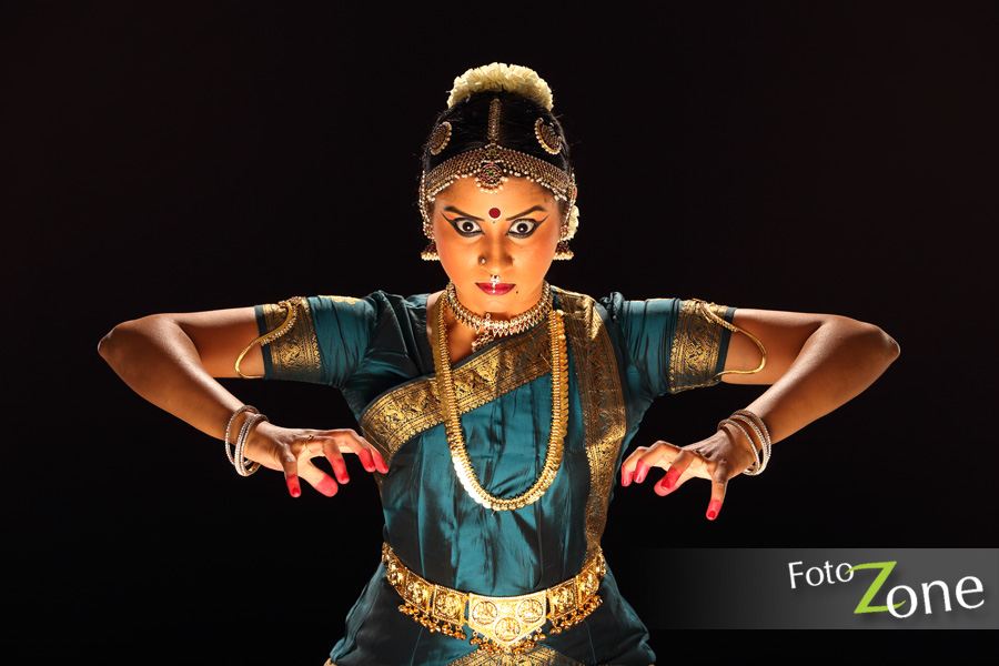 Bharatnatyam Dancer In A Shiva Lingam Pose During Her Performance On A Dark  Background High-Res Stock Photo - Getty Images