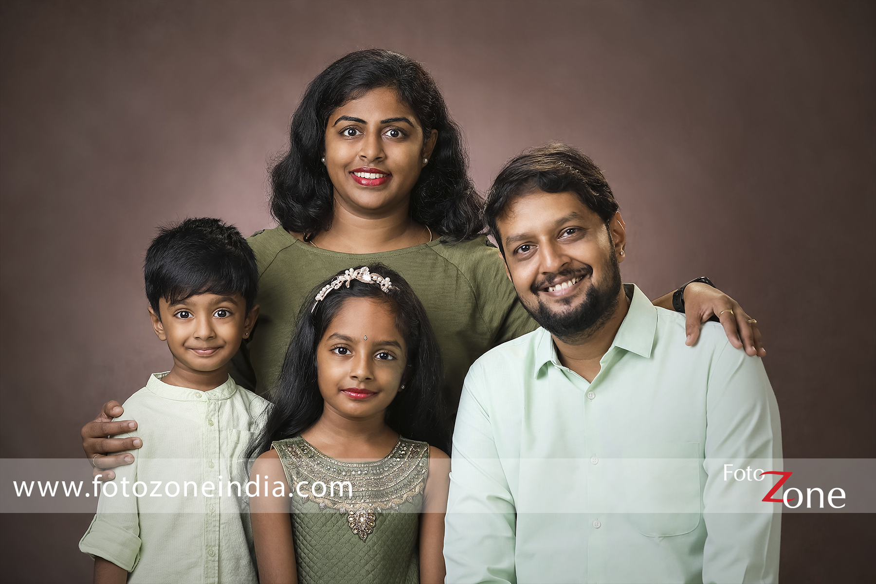 25 Beautiful Family Portrait Photography Ideas and Poses