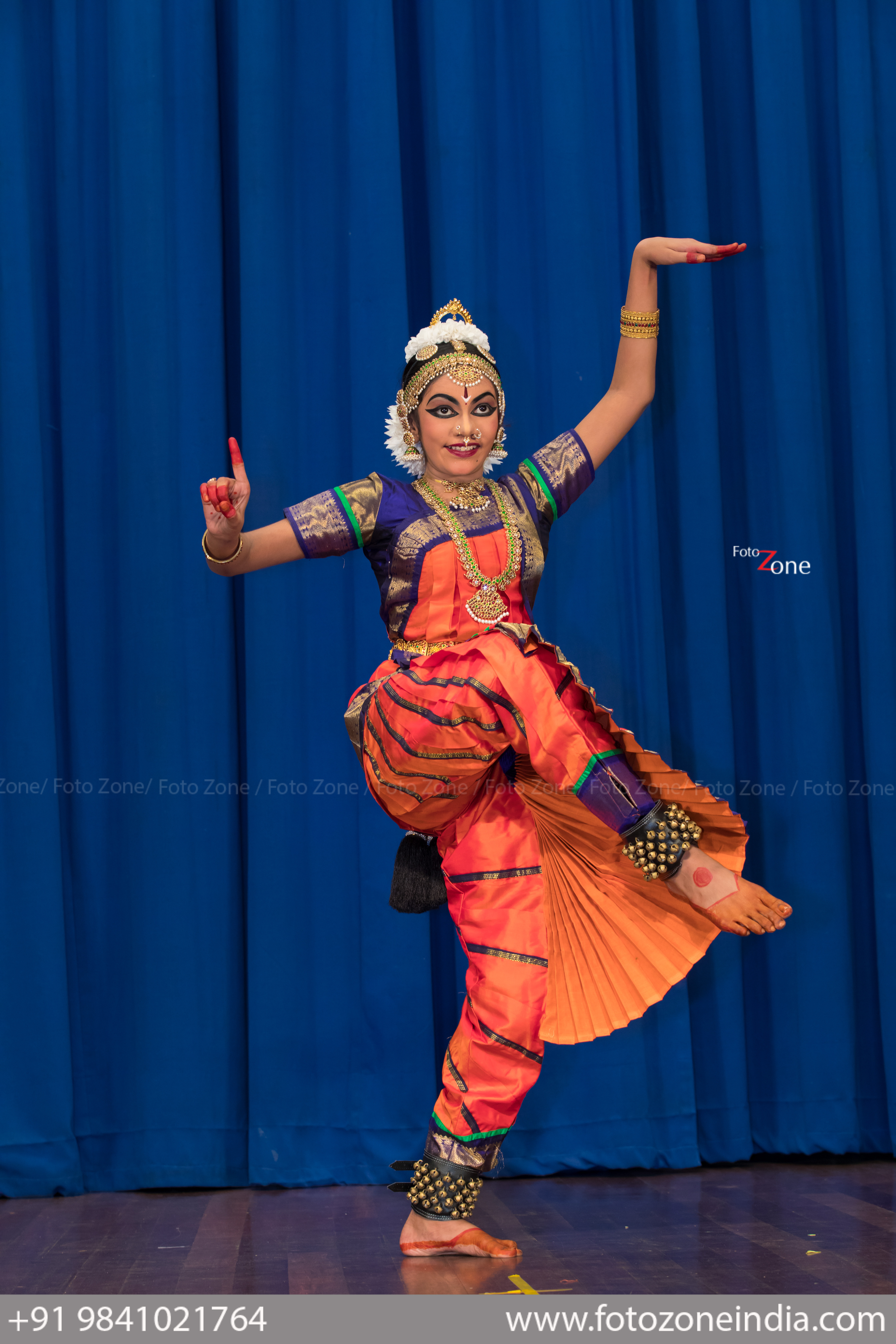 Indian Female Performing Bharathanatyam Doing Action Stock Photo 187599098  | Shutterstock