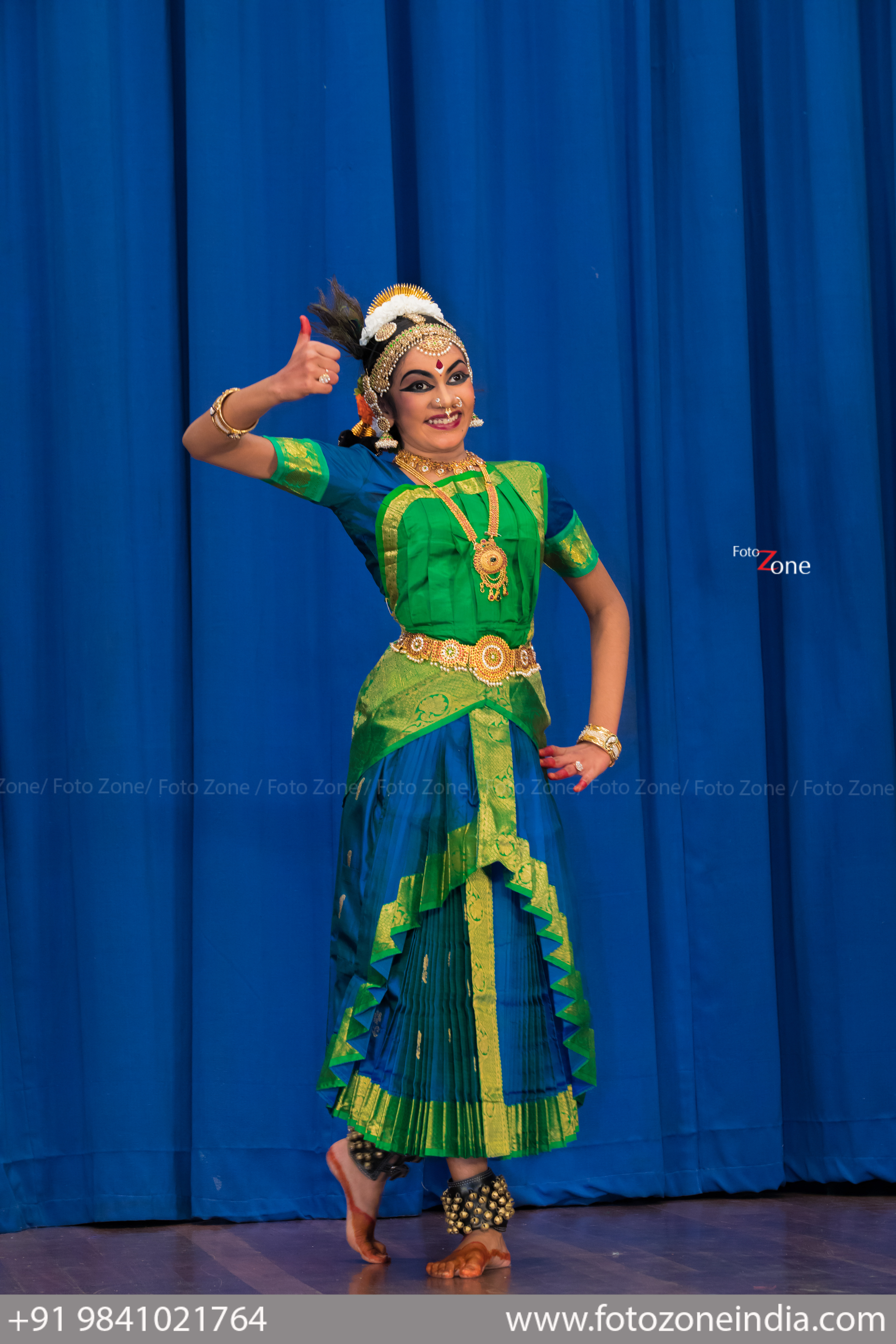 Thiraseela.com :: An Online Media for Performing Arts | Bharatanatyam  poses, Indian classical dance, Indian classical dancer